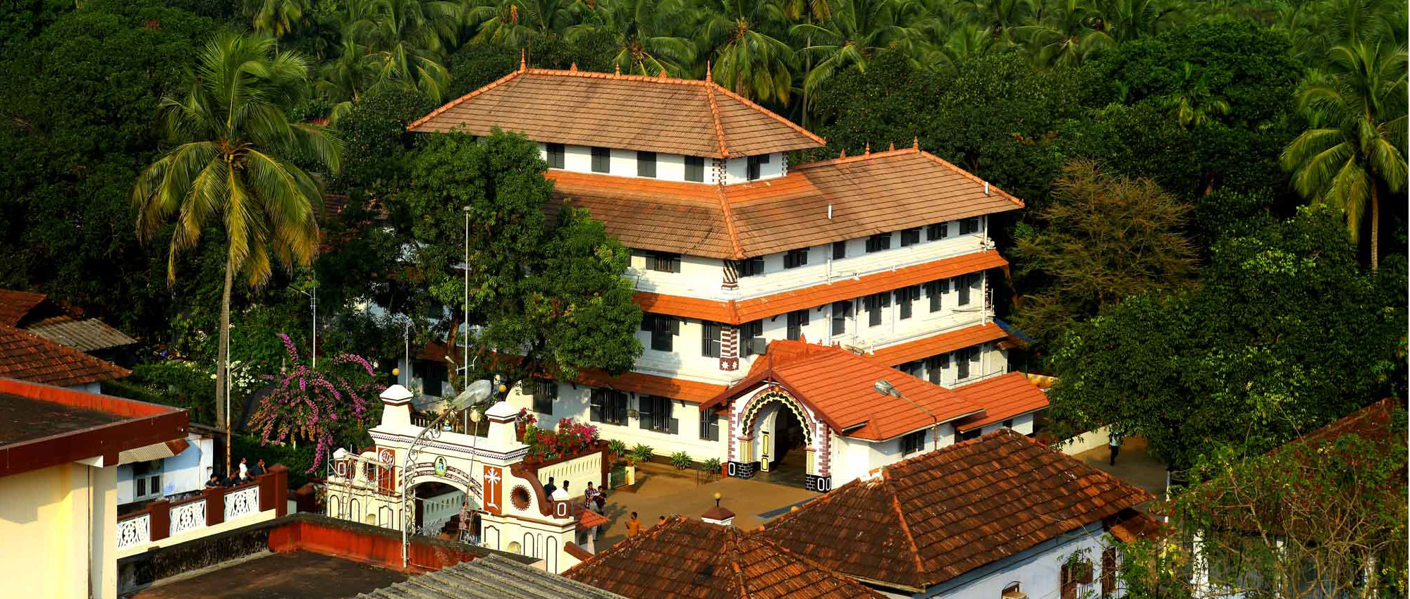 Arya Vaidya Sala (AVS), Kottakkal, India