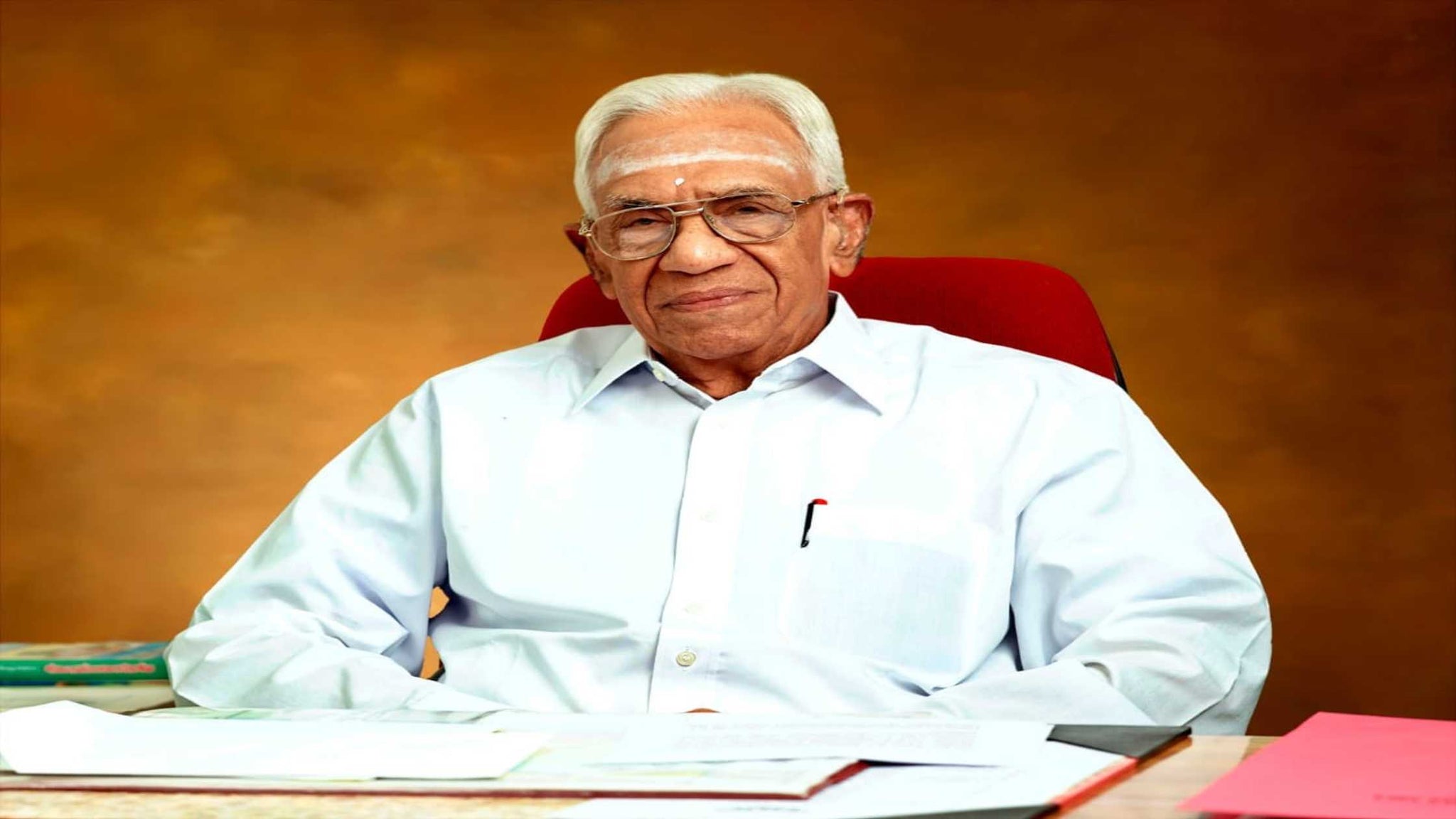 A Tribute to a Life of Service: Padmabhushan PK Warrier, Managing Trustee of Arya Vaidya Sala Kottakkal